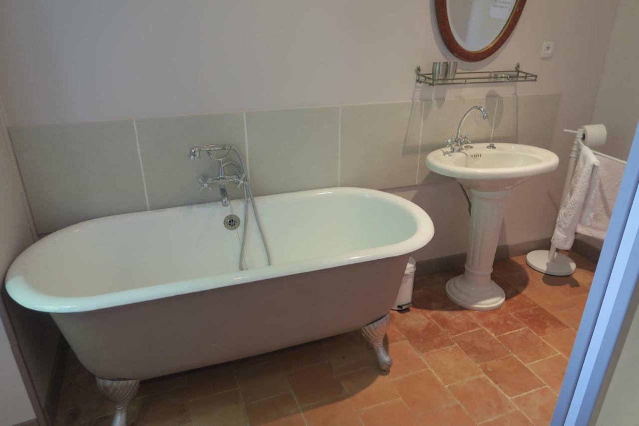 Le Domaine De Fraissinet Bed & Breakfast Ouveillan Luaran gambar