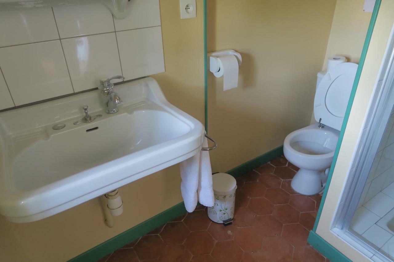 Le Domaine De Fraissinet Bed & Breakfast Ouveillan Luaran gambar